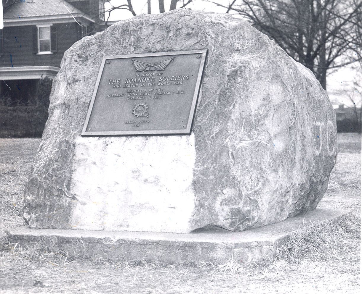 Roanoke soldiers